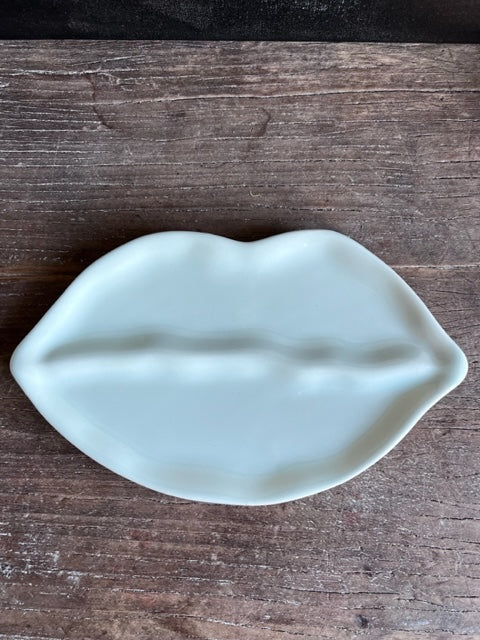 SALE lips plate - conceptstore LIefs uit ZIerikzee