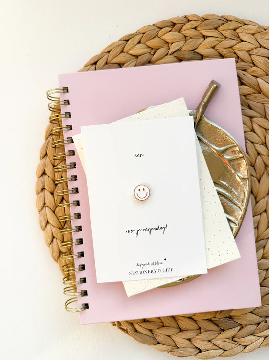 Kaart met smile pin - conceptstore Liefs uit Zierikzee 