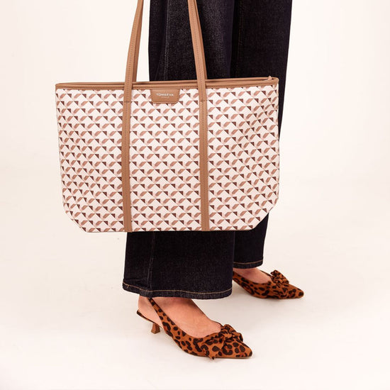 roomwitte shopper met grafische print - conceptstore Liefs uit Zierikzee 